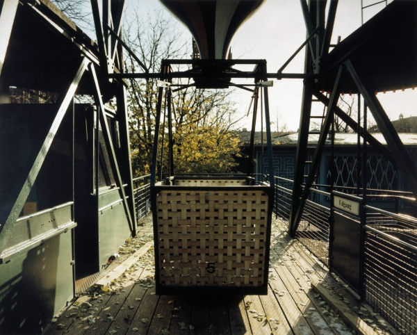 Forestillingen om Tivoli/ The Notion of Tivoli Forestillingen om Tivoli/ The Notion of Tivoli, 2000, photography, each 58 x 47 cm
Series of 32 photographies from abandoned amusementpark Tivoli in Copenhagen, DK