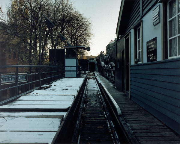 Forestillingen om Tivoli/ The Notion of Tivoli Forestillingen om Tivoli/ The Notion of Tivoli, 2000, photography, each 58 x 47 cm
Series of 32 photographies from abandoned amusementpark Tivoli in Copenhagen, DK